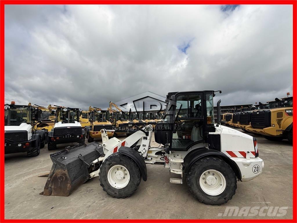 CAT 908 M Колесни товарачи