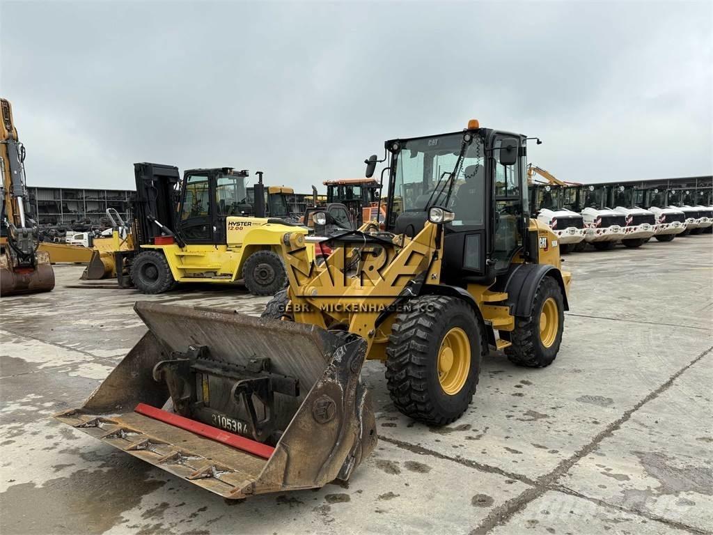 CAT 908 M Колесни товарачи