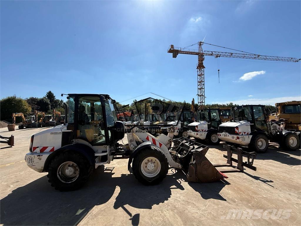 CAT 908 M Колесни товарачи