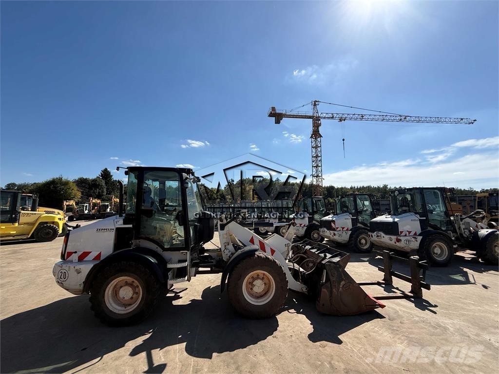 CAT 908 M Колесни товарачи