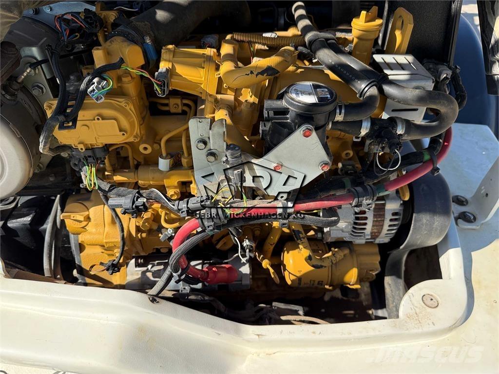 CAT 908 M Колесни товарачи