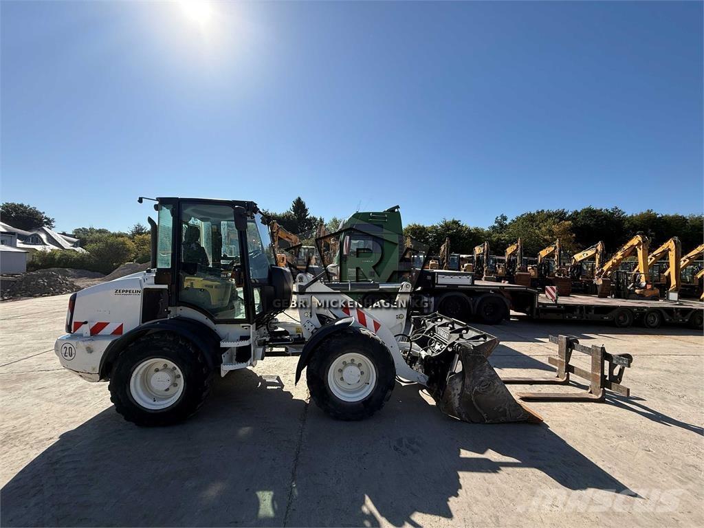 CAT 908 M Колесни товарачи