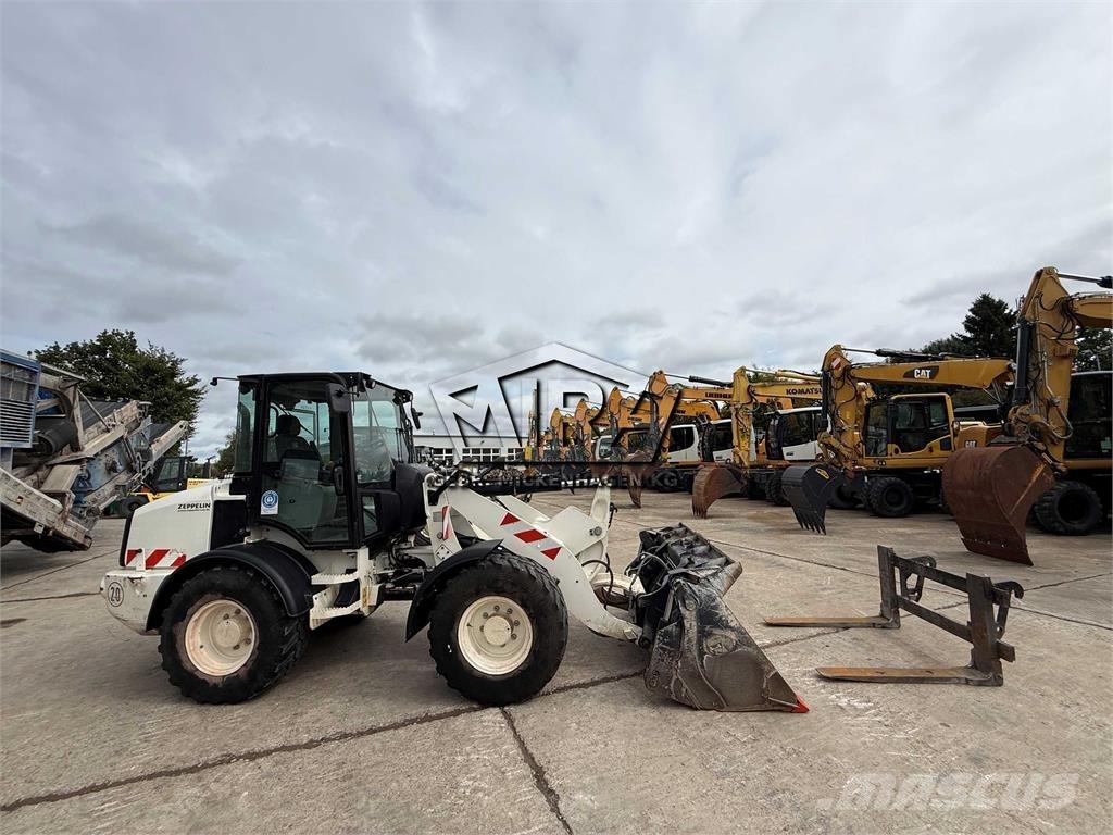 CAT 908 M Колесни товарачи