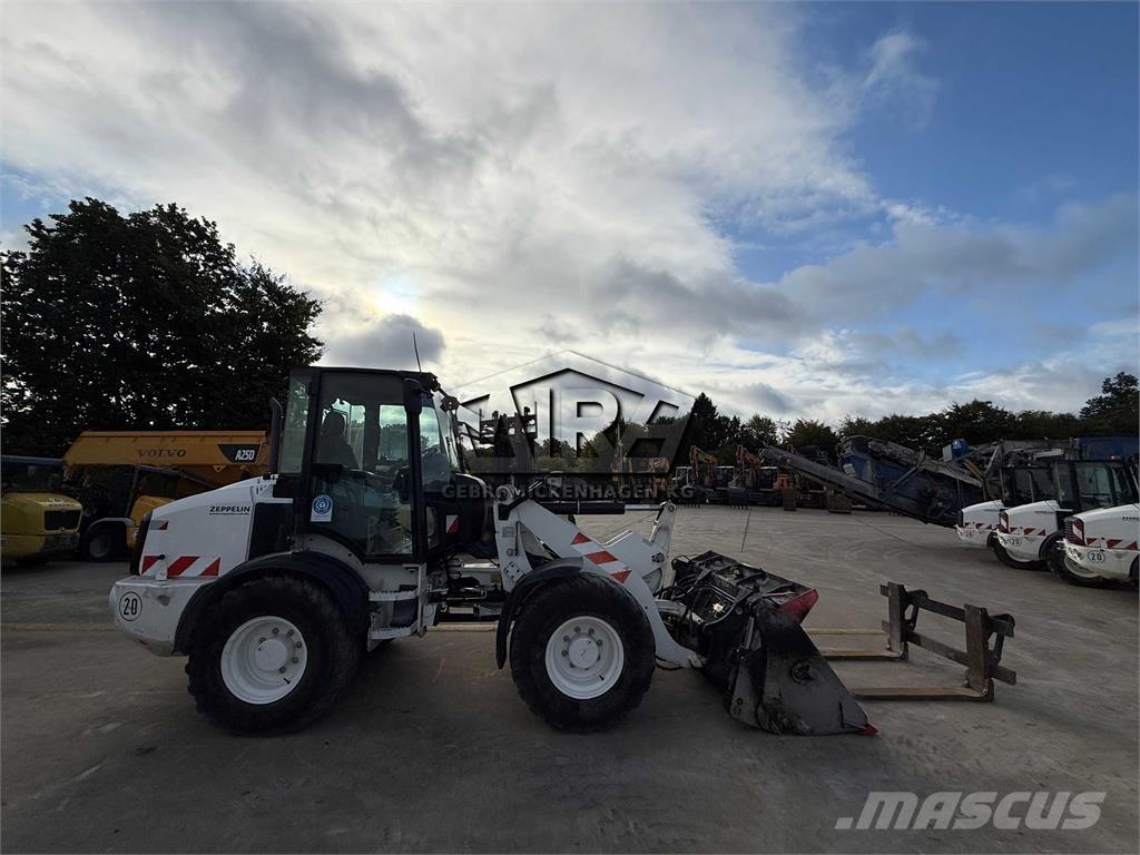 CAT 908 M Колесни товарачи