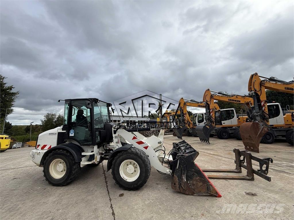 CAT 908 M Колесни товарачи