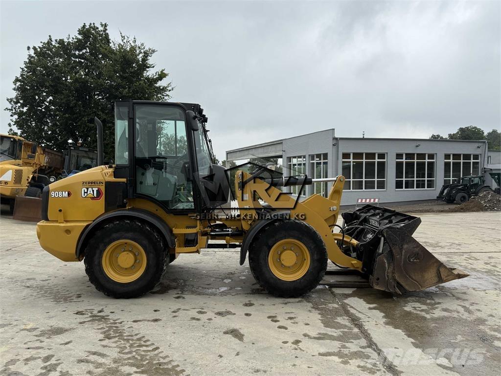 CAT 908M Колесни товарачи