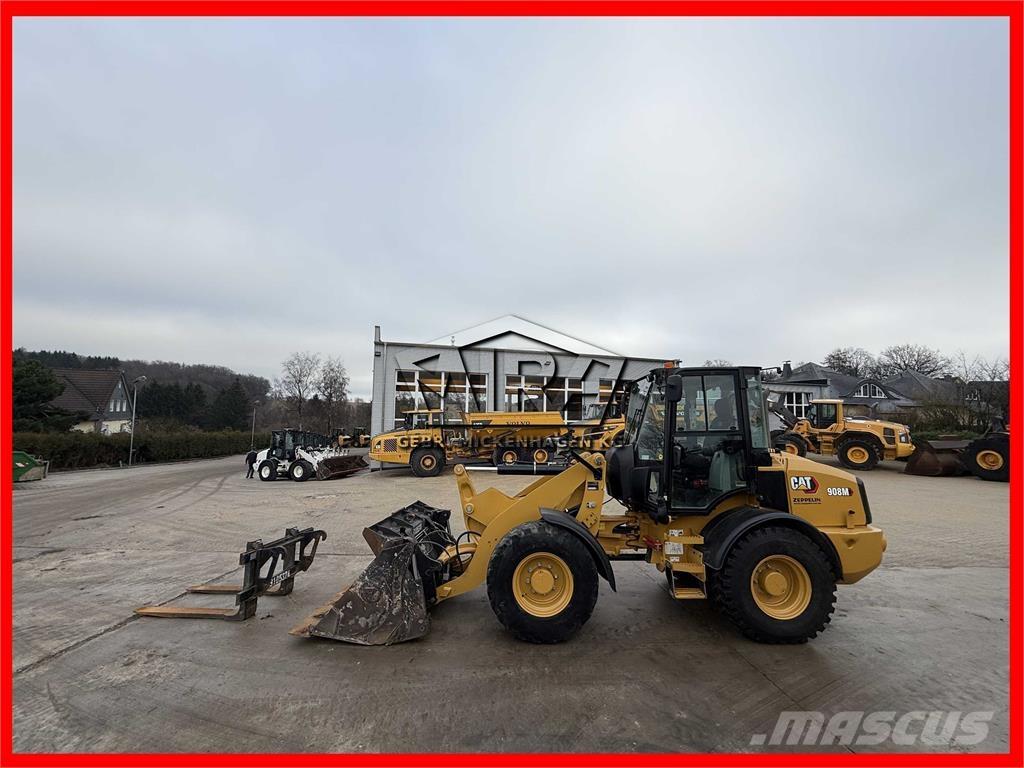 CAT 908M Колесни товарачи