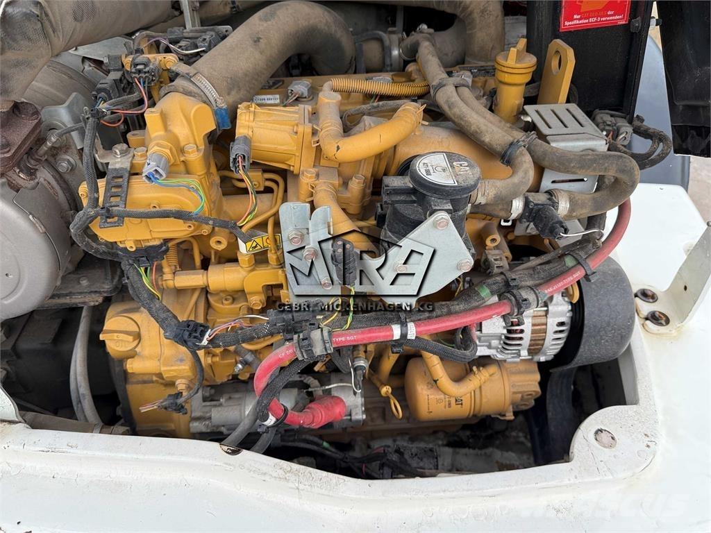 CAT 908M Колесни товарачи