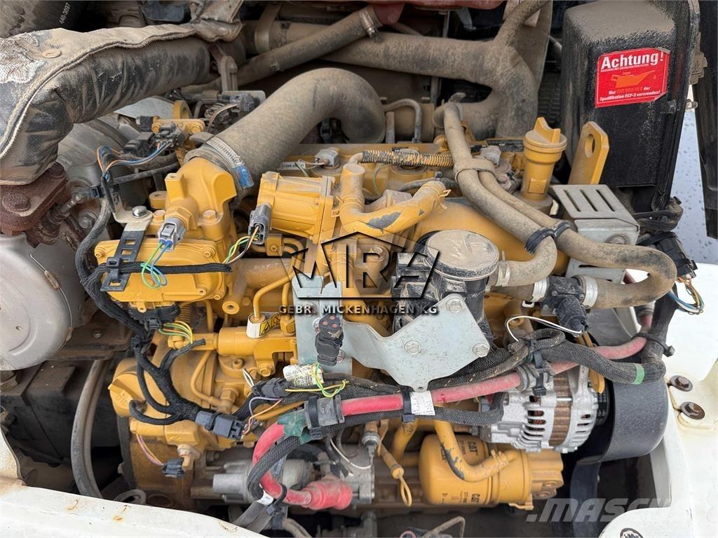 CAT 908M Колесни товарачи