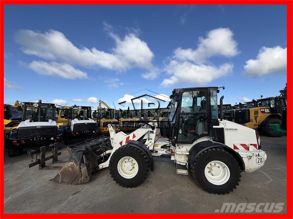 CAT 908M Колесни товарачи