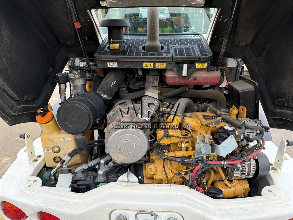 CAT 908M Колесни товарачи