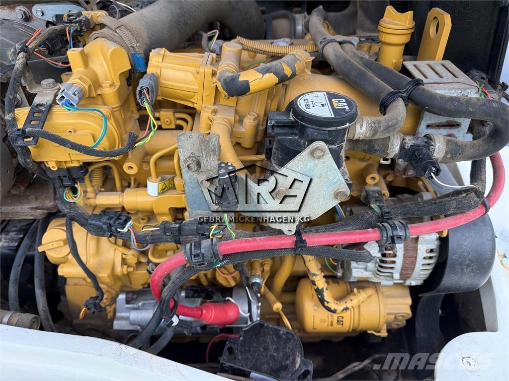 CAT 908M Колесни товарачи