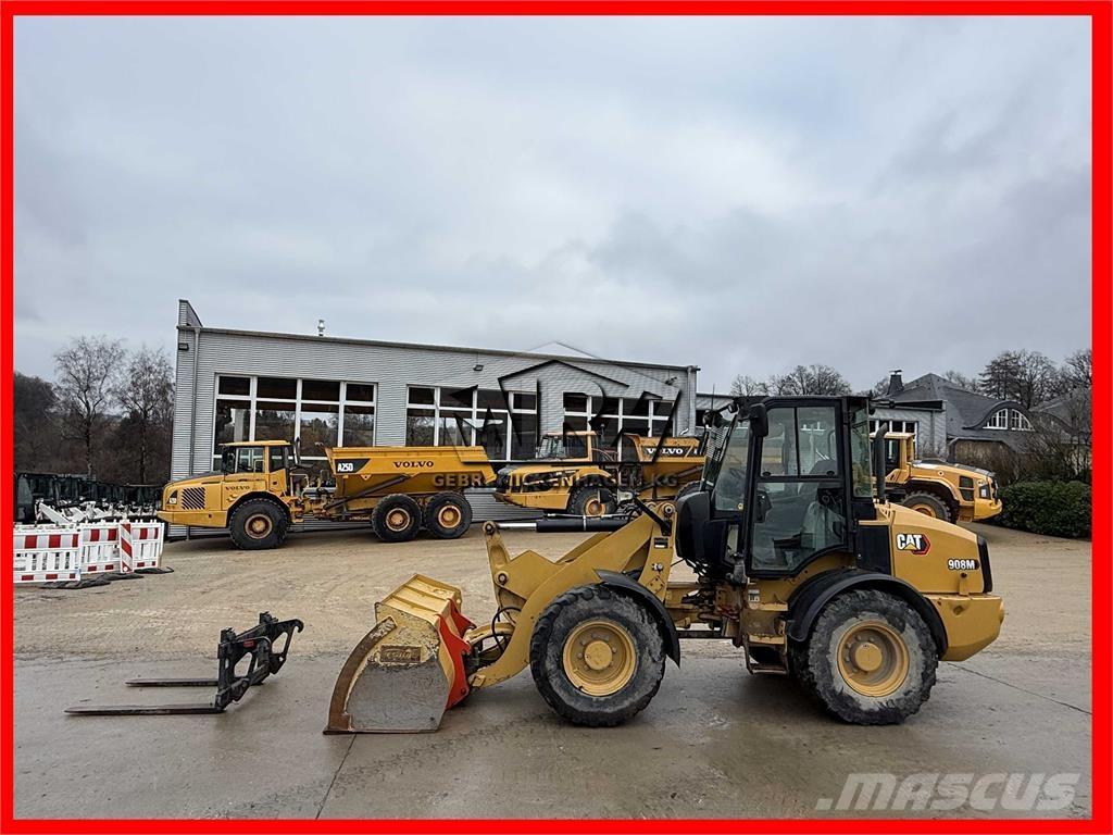 CAT 908M Колесни товарачи