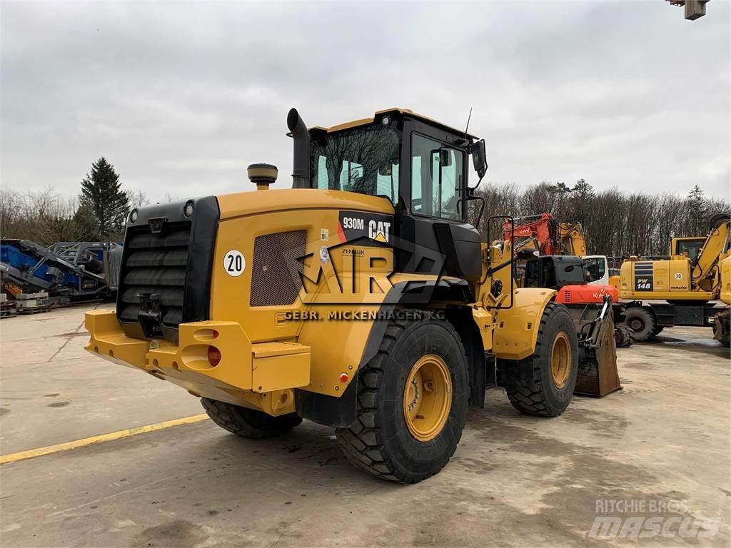 CAT 930M Колесни товарачи