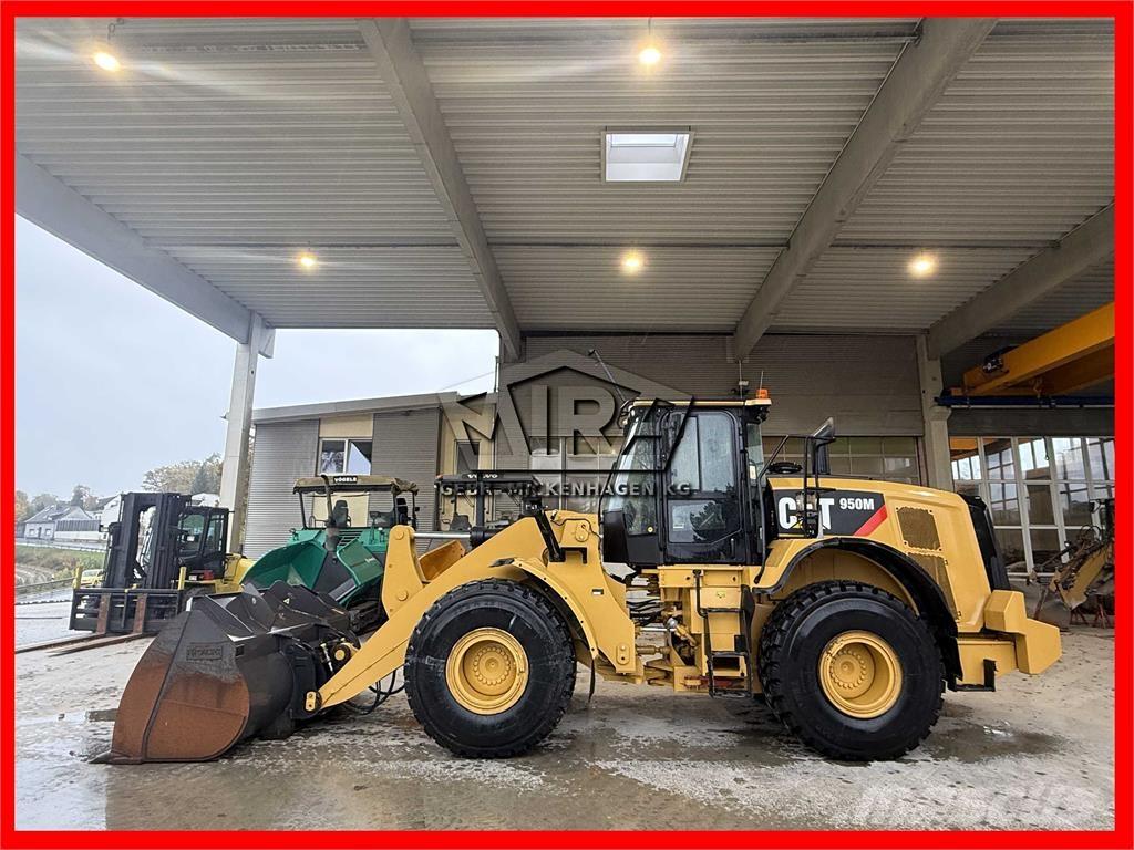 CAT 950M Колесни товарачи