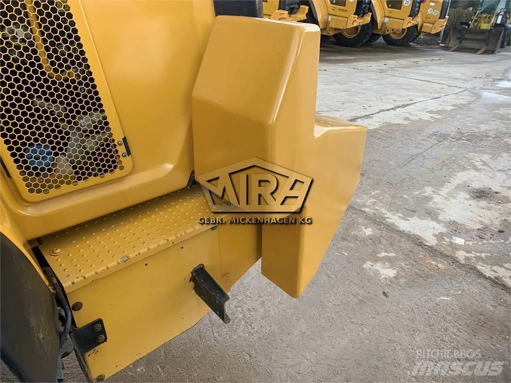 CAT 962M Колесни товарачи