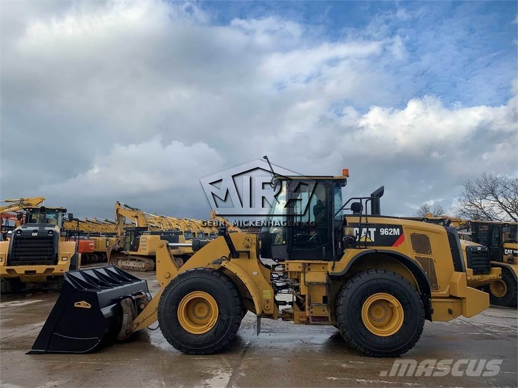 CAT 962M ( 950 M ) Колесни товарачи