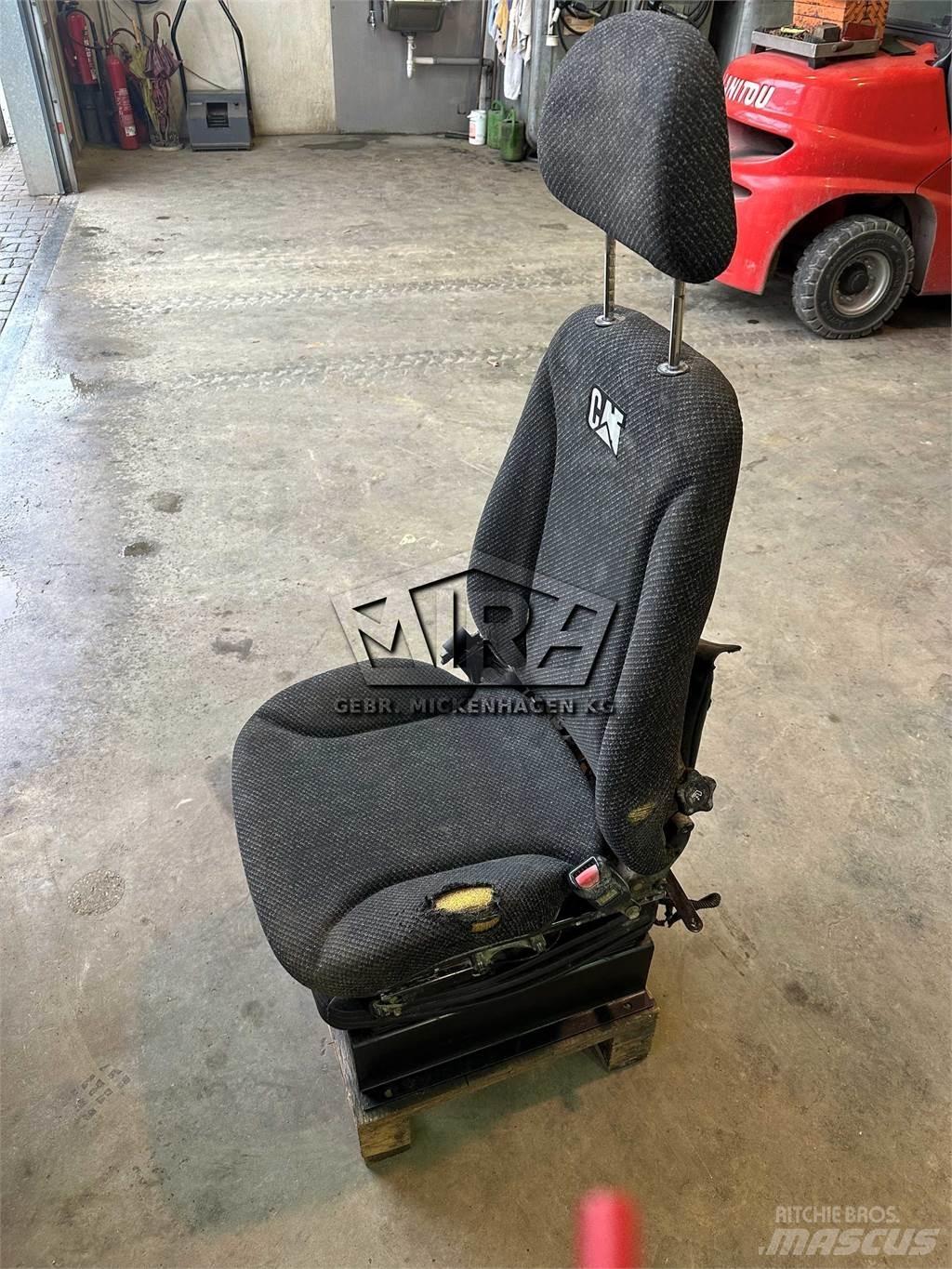 CAT 966 KXE / Sitz Кабина