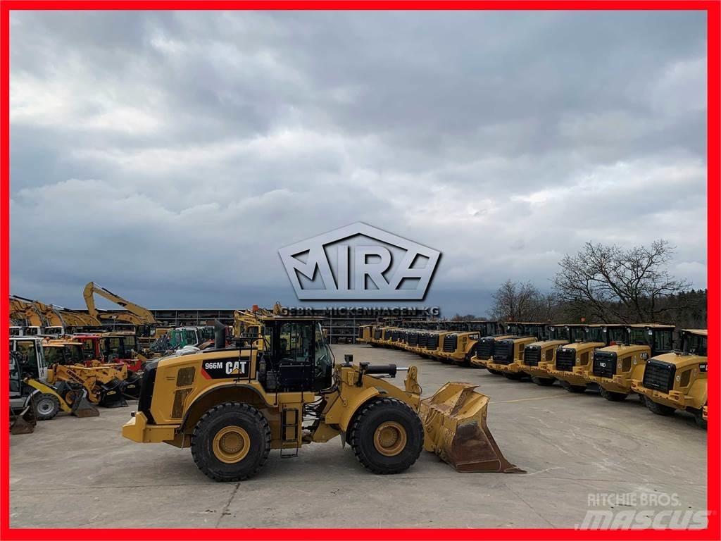 CAT 966M Колесни товарачи