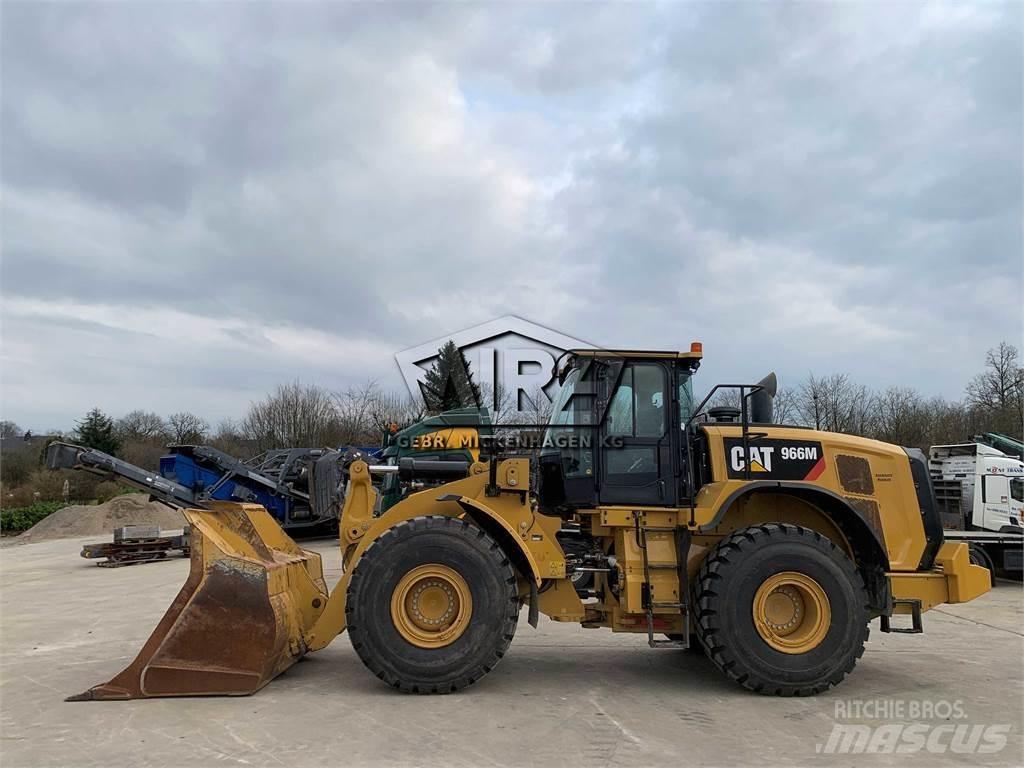 CAT 966M Колесни товарачи
