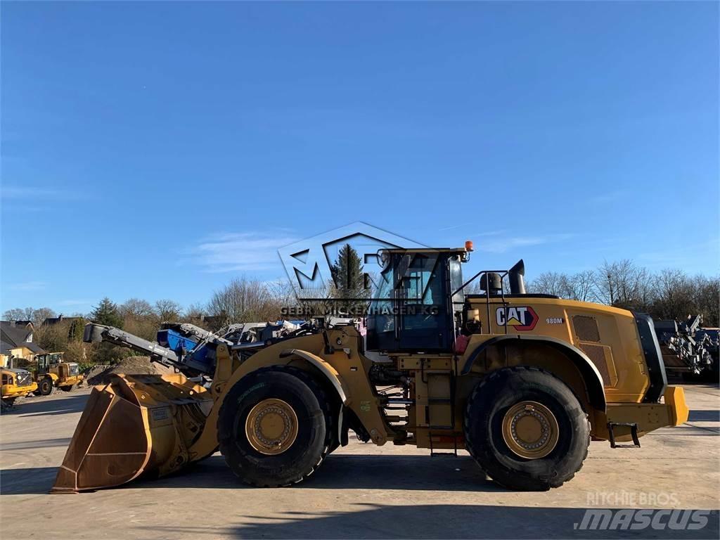 CAT 980M Колесни товарачи