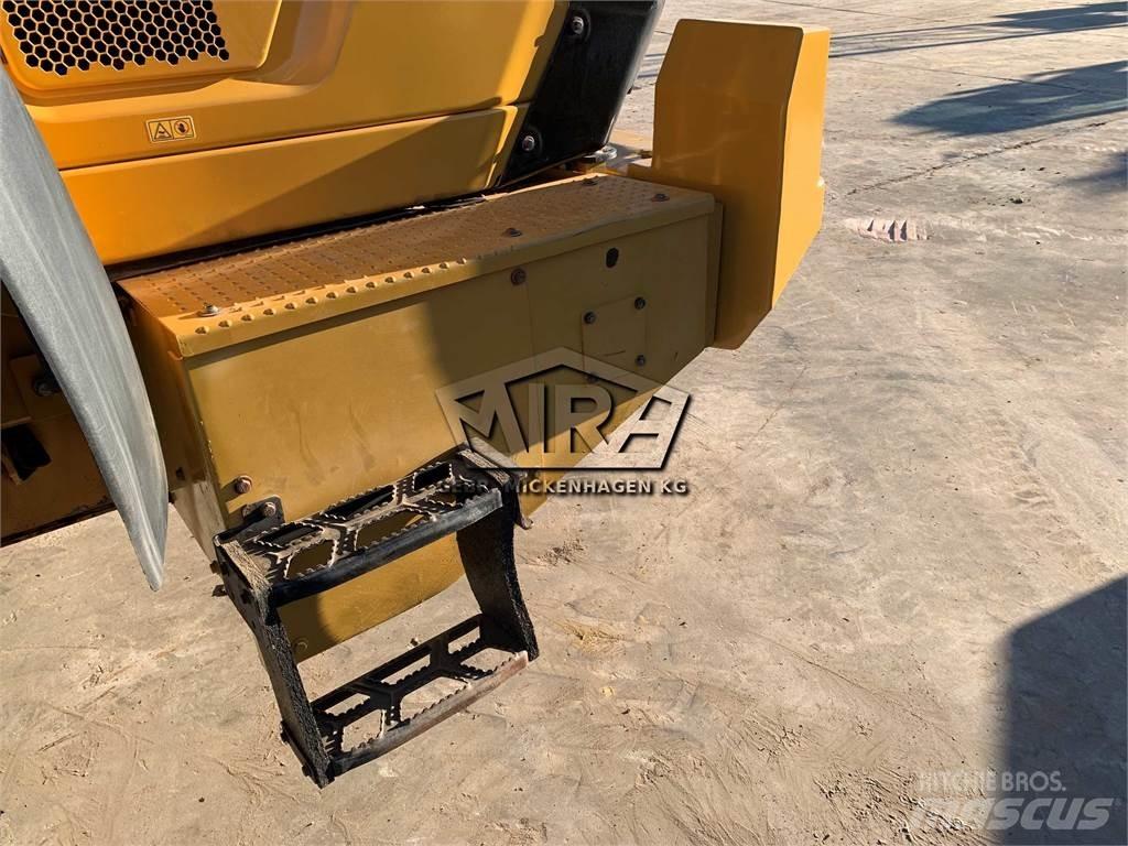 CAT 980M Колесни товарачи