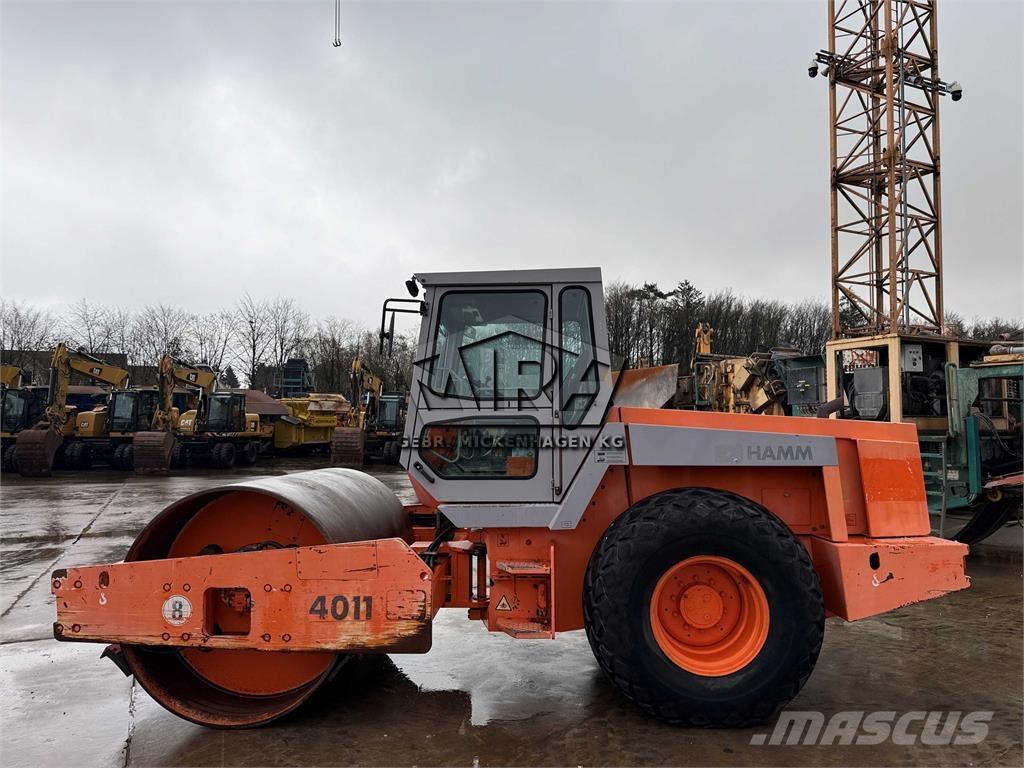 Hamm 4011 D Еднобарабанни ролки
