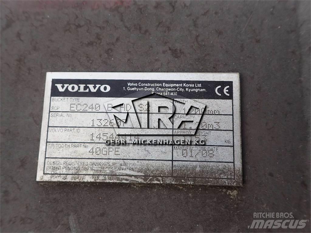 Volvo 1200 mm / S2 Товарачи със заден ескаватор