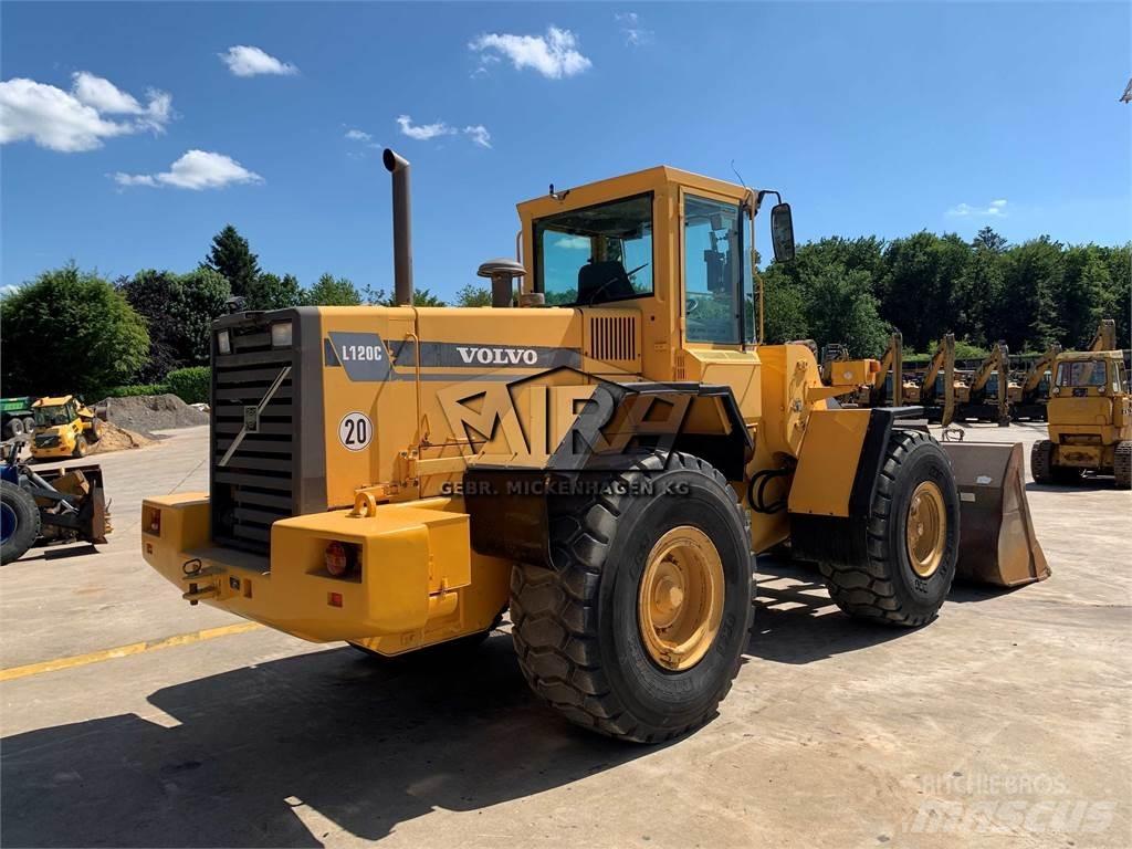 Volvo L 120 C Колесни товарачи