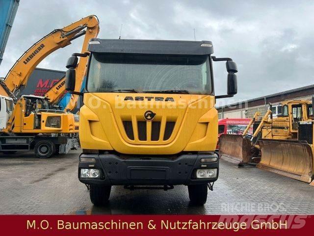 Astra HD 9 6444 /6x4 / Влекачи