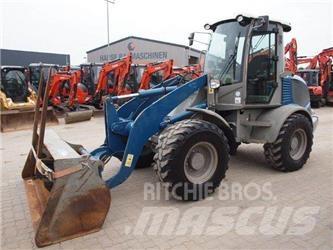 Atlas AR75E Колесни товарачи