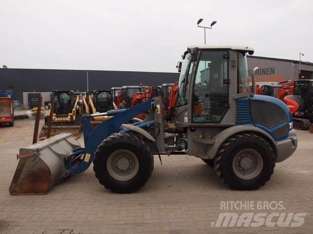 Atlas AR75E Колесни товарачи