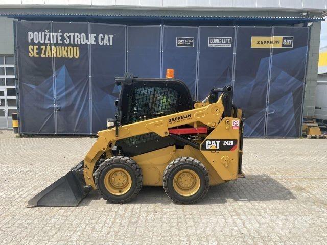 CAT 242D Строителство - Други