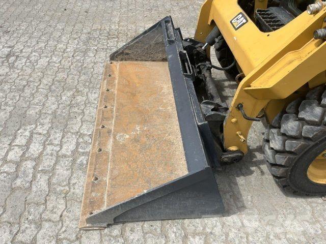 CAT 242D Строителство - Други