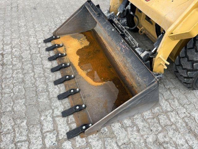 CAT 242D3 Строителство - Други