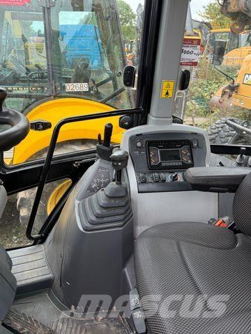 CAT 434 Товарач със заден ексватор