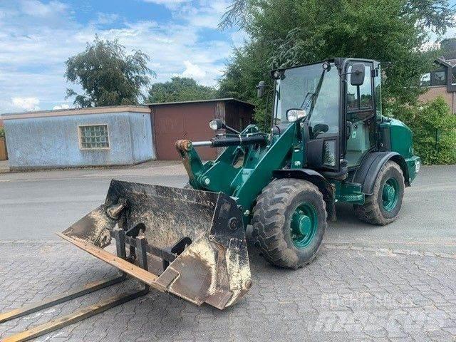 CAT 906 M Колесни товарачи