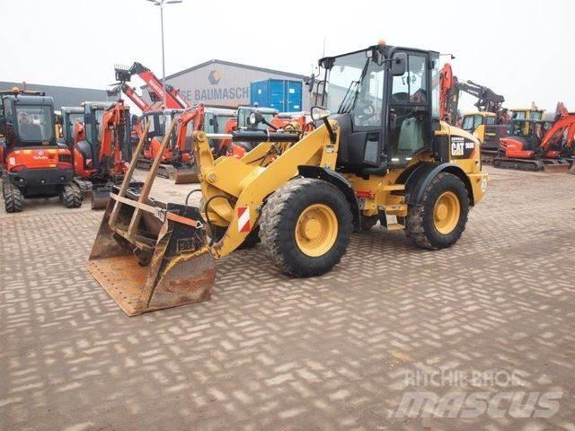 CAT 908M / 35 km/h Колесни товарачи