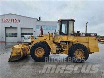 CAT 928F Колесни товарачи