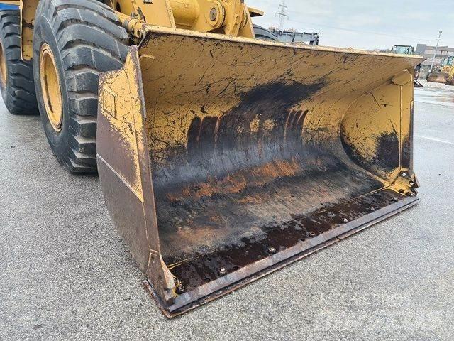 CAT 928F Колесни товарачи