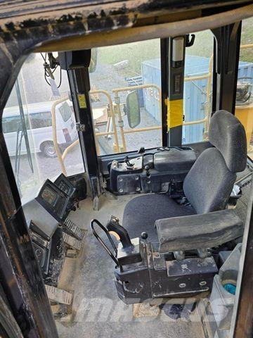 CAT 988 H Колесни товарачи