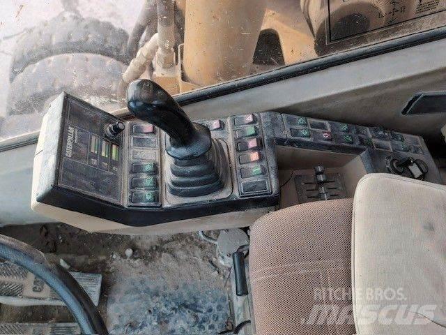 CAT M320 Колесни екскаватори