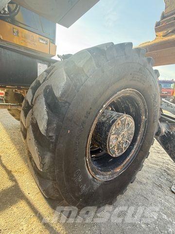 CAT M320 F Колесни екскаватори