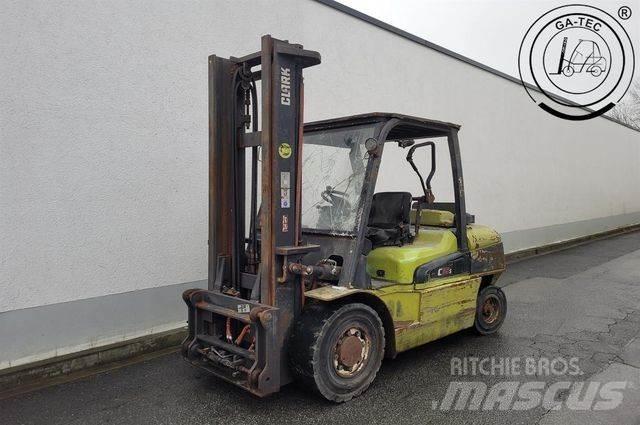 Clark C55SD Дизелови камиони