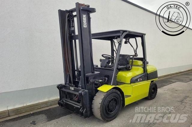 Clark C55SD Дизелови камиони