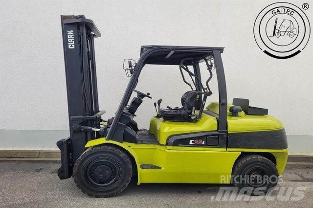 Clark C55SD Дизелови камиони