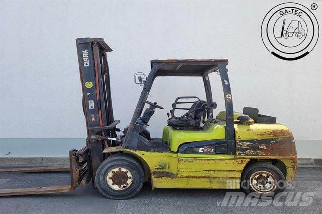 Clark C55SD Дизелови камиони