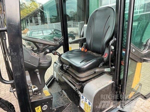 GiANT G2200 HD Колесни товарачи