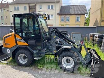 GiANT G3500 X-TRA Колесни товарачи