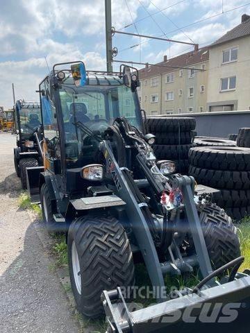 GiANT G3500 X-TRA Колесни товарачи